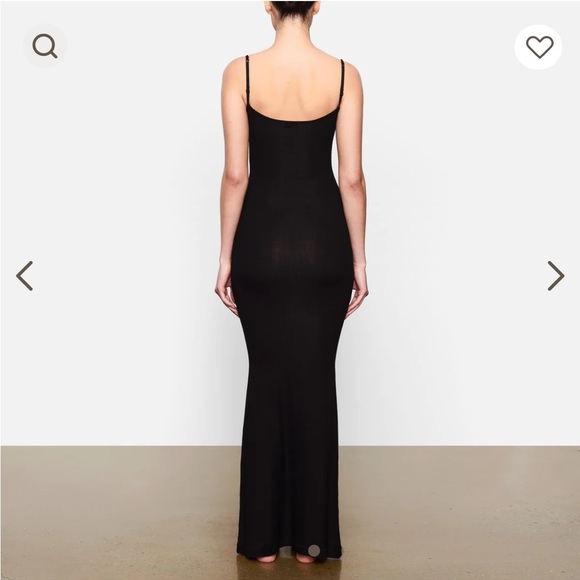 Skims Black Onyx Soft Lounge Long Slip Dress
Size Medium - Picture 3 of 4
